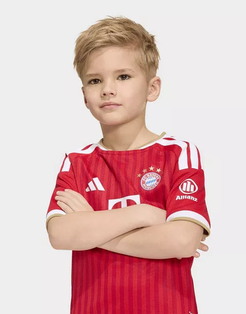 Kit Infantil Bayern Titular - 26/27