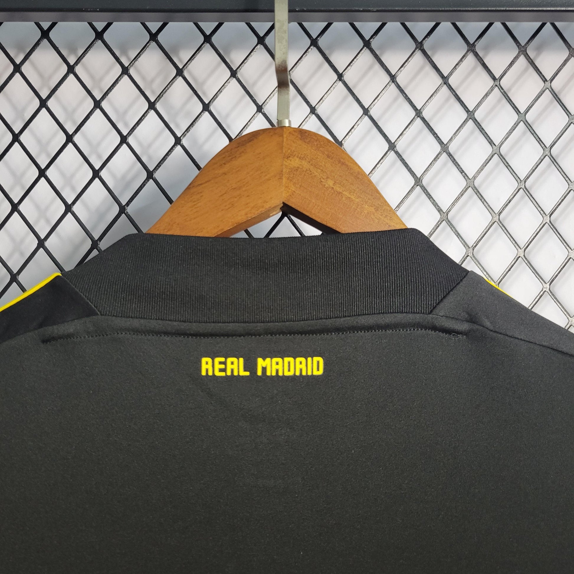 Camisa Real Madrid Goleiro Preta 11/12 - Versão Retro - Boutique do Boleiro