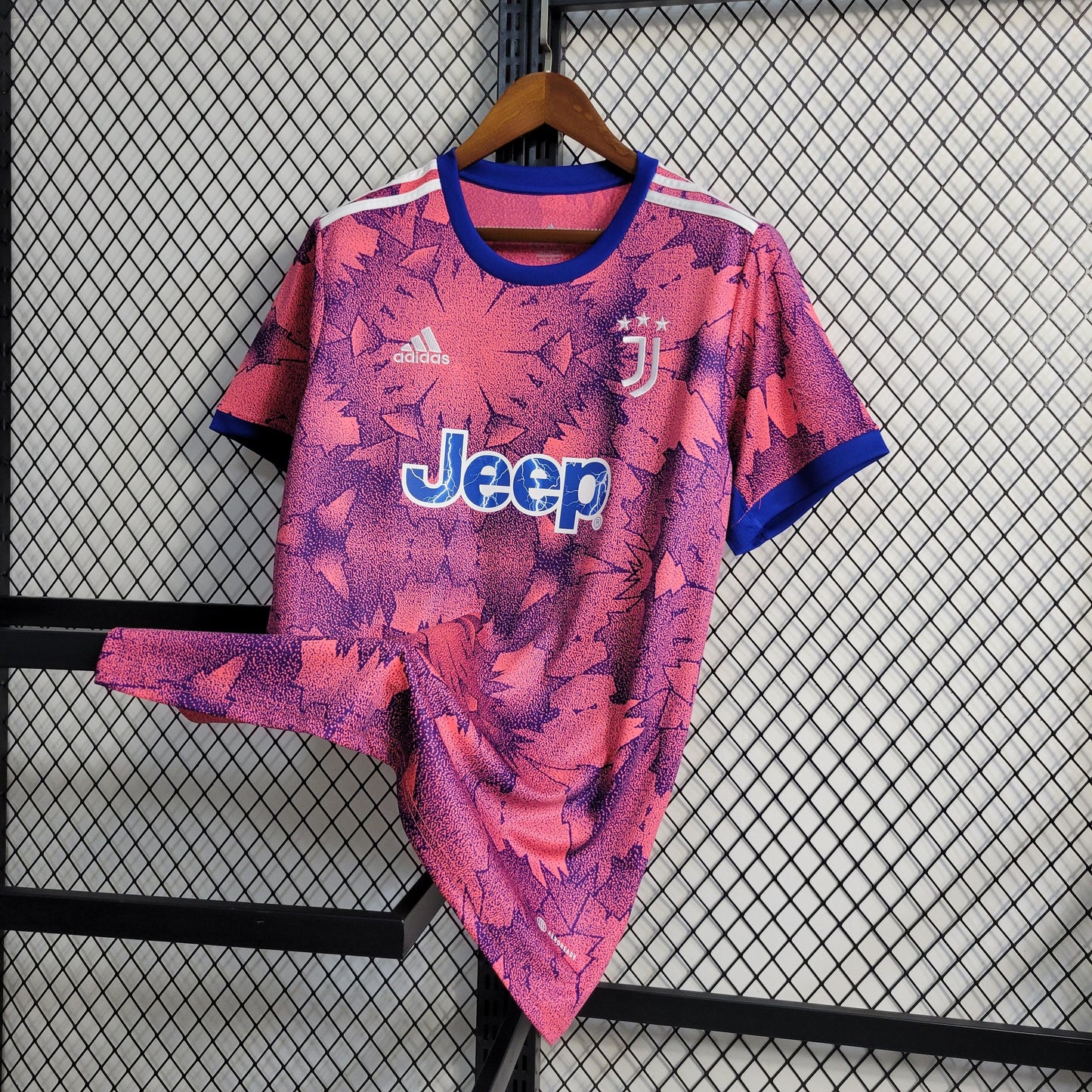 Camisa Juventus Edição Especial Rosa 22/23 - Versão Torcedor - Boutique do Boleiro