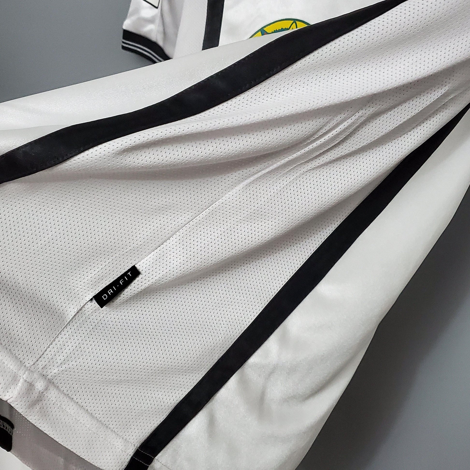 Camisa Valencia Titular 01/02 - Versão Retro - Boutique do Boleiro