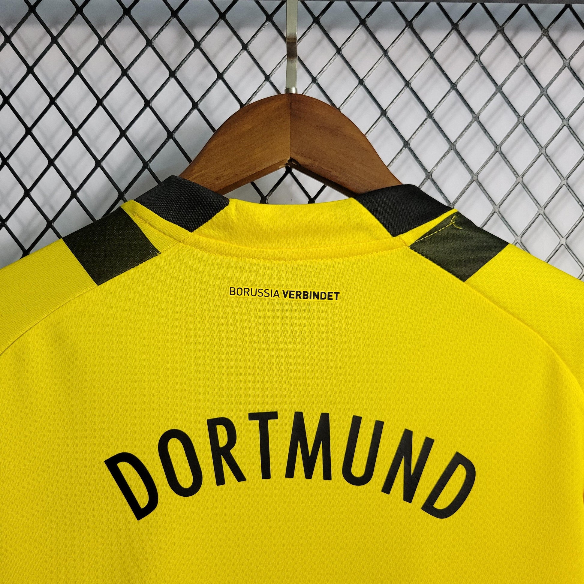 Camisa Borussia Dortmund Titular 22/23 - Versão Feminina - Boutique do Boleiro