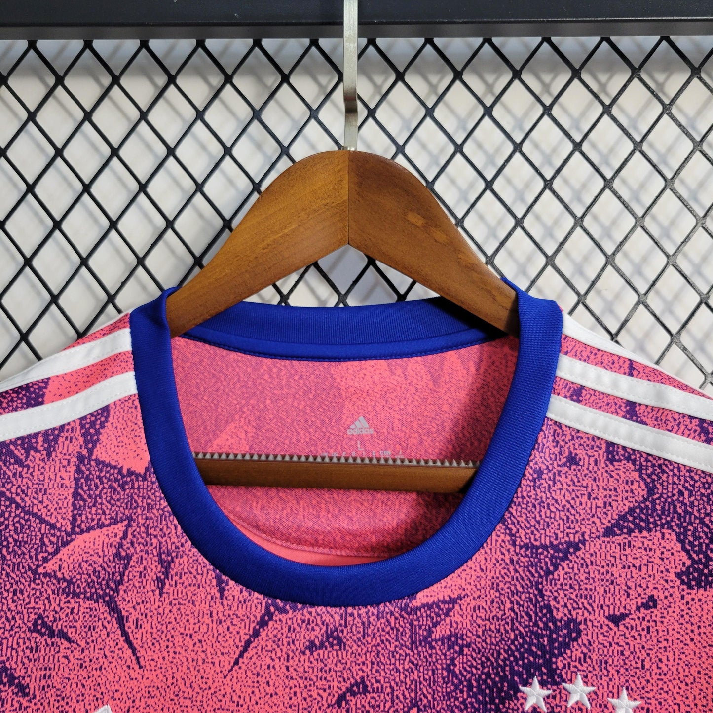 Camisa Juventus Edição Especial Rosa 22/23 - Versão Torcedor - Boutique do Boleiro