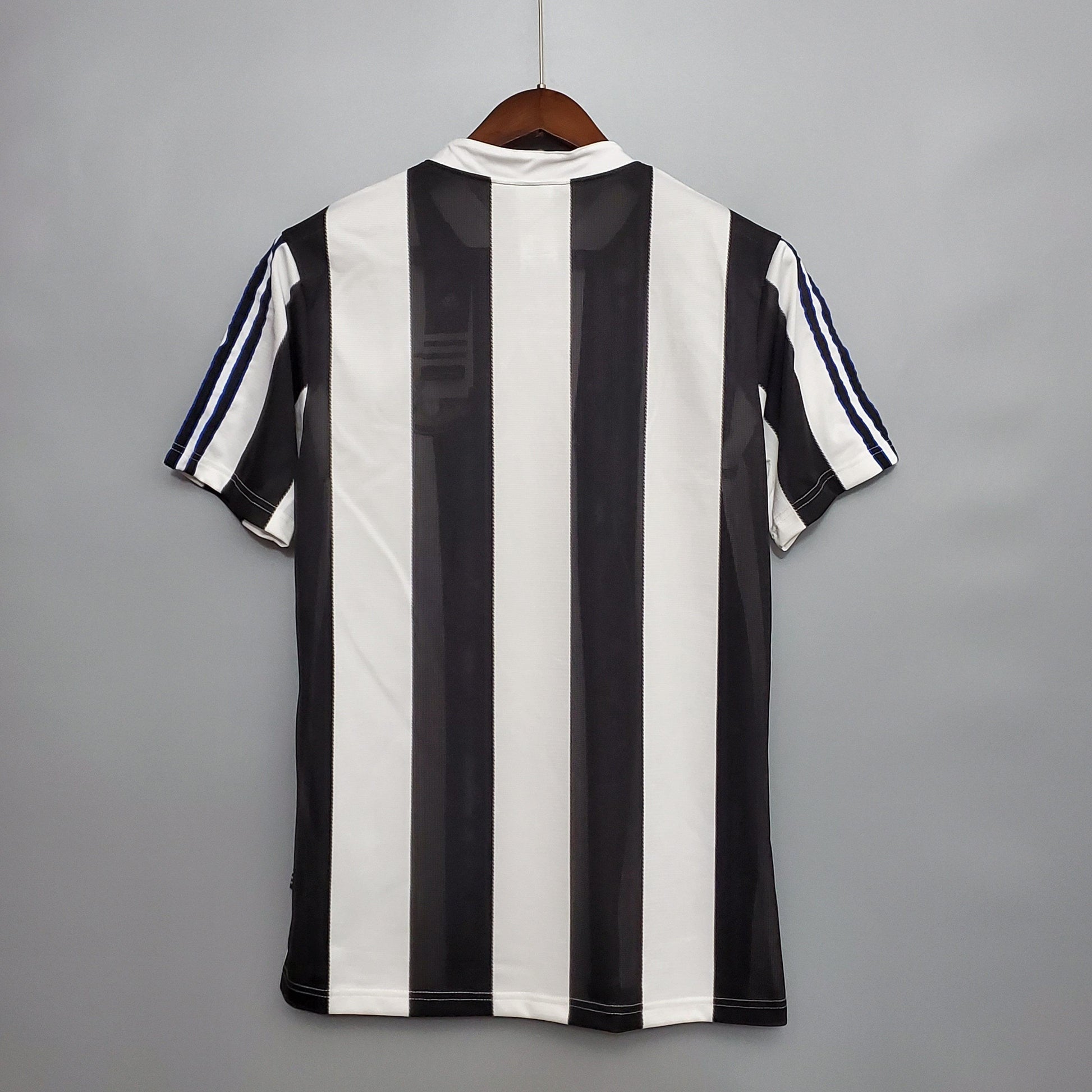 Camisa Newcastle Titular 95/97 - Versão Retro - Boutique do Boleiro