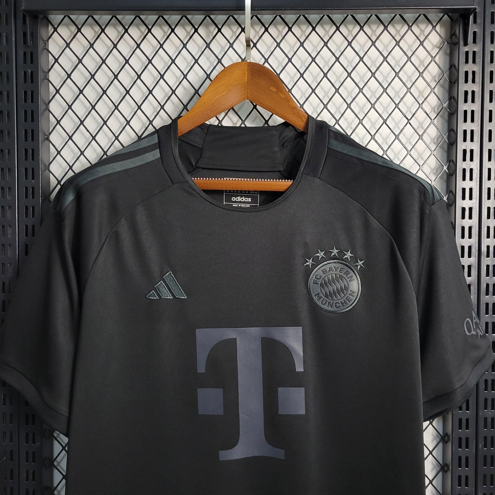 Camisa Bayern Edição Especial Black 23/24 - Versão Torcedor - Boutique do Boleiro